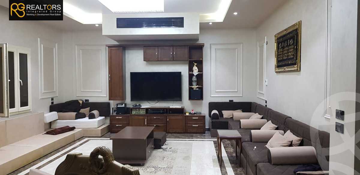 https://aqarmap.com.eg/ar/listing/4049638-for-sale-cairo-el-sheikh-zayed-city-compounds-in-sheikh-zayed-royal-city