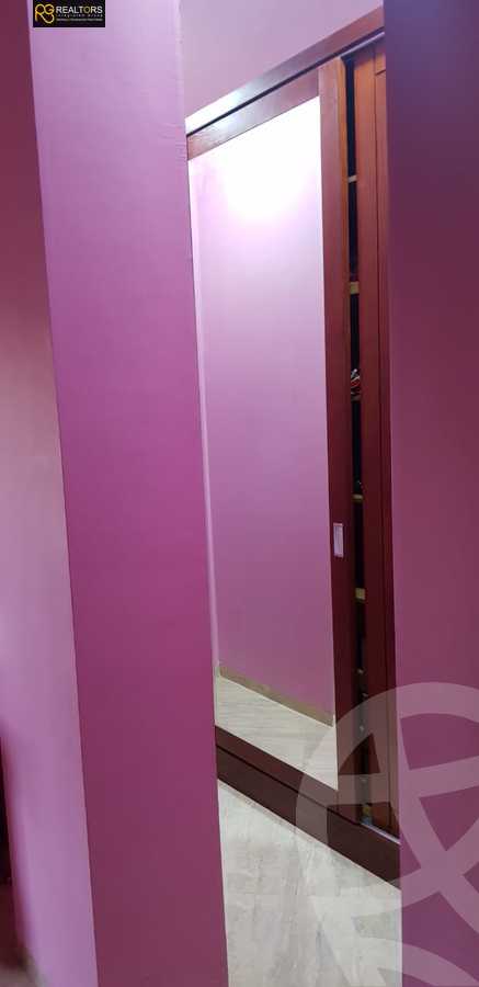 https://aqarmap.com.eg/ar/listing/4049638-for-sale-cairo-el-sheikh-zayed-city-compounds-in-sheikh-zayed-royal-city