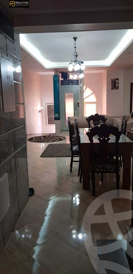 https://aqarmap.com.eg/ar/listing/4049638-for-sale-cairo-el-sheikh-zayed-city-compounds-in-sheikh-zayed-royal-city