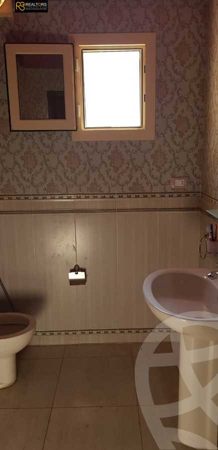 https://aqarmap.com.eg/ar/listing/4049638-for-sale-cairo-el-sheikh-zayed-city-compounds-in-sheikh-zayed-royal-city