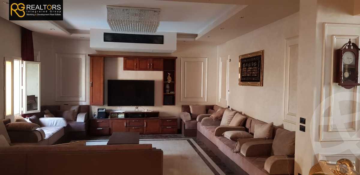 https://aqarmap.com.eg/ar/listing/4049638-for-sale-cairo-el-sheikh-zayed-city-compounds-in-sheikh-zayed-royal-city
