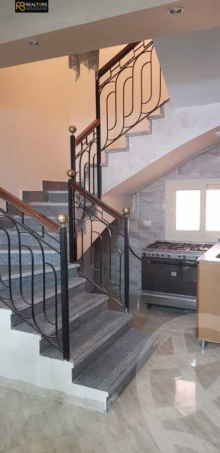 https://aqarmap.com.eg/ar/listing/4049638-for-sale-cairo-el-sheikh-zayed-city-compounds-in-sheikh-zayed-royal-city