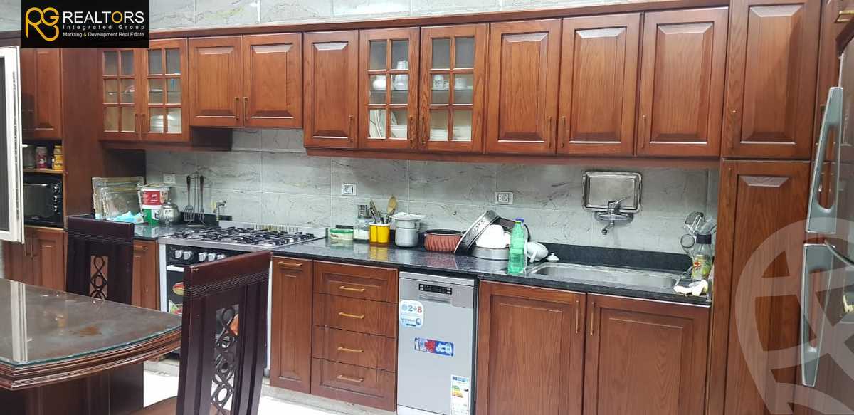 https://aqarmap.com.eg/ar/listing/4049638-for-sale-cairo-el-sheikh-zayed-city-compounds-in-sheikh-zayed-royal-city