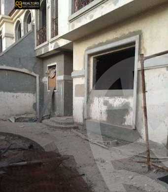 https://aqarmap.com.eg/en/listing/4050992-for-sale-cairo-el-sheikh-zayed-city-compounds-in-sheikh-zayed-zayed-2000
