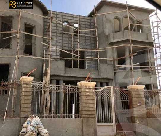 https://aqarmap.com.eg/ar/listing/4051055-for-sale-cairo-el-sheikh-zayed-city-compounds-in-sheikh-zayed-royal-city