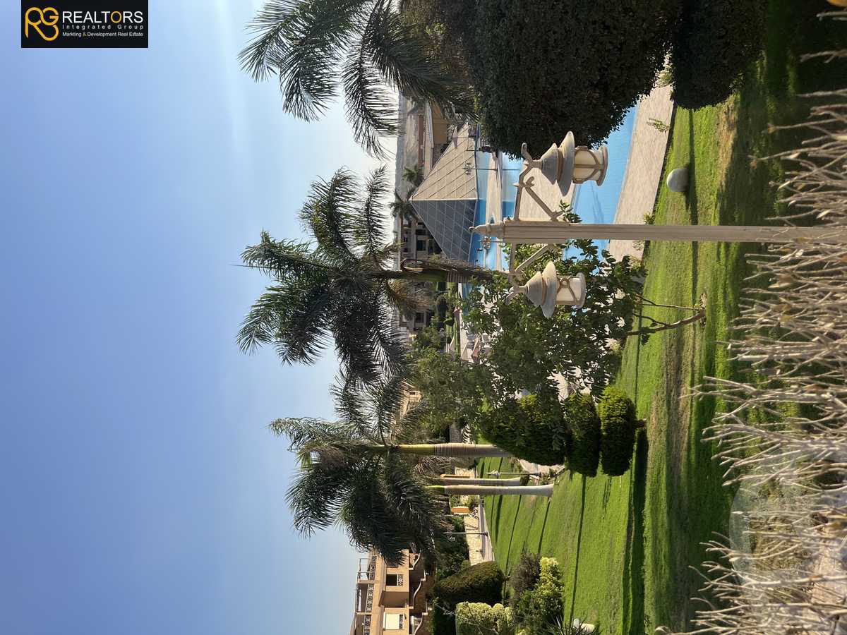 https://aqarmap.com.eg/en/listing/4051162-for-sale-cairo-el-sheikh-zayed-city-compounds-in-sheikh-zayed-pyramids-walk