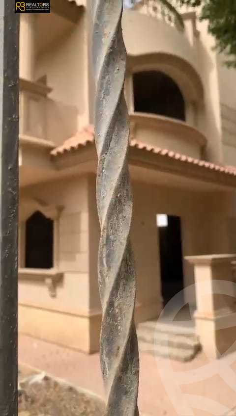 https://aqarmap.com.eg/ar/listing/4051474-for-sale-cairo-el-sheikh-zayed-city-compounds-in-sheikh-zayed-royal-city