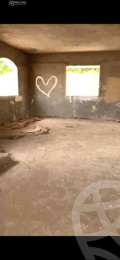 https://aqarmap.com.eg/ar/listing/4051474-for-sale-cairo-el-sheikh-zayed-city-compounds-in-sheikh-zayed-royal-city