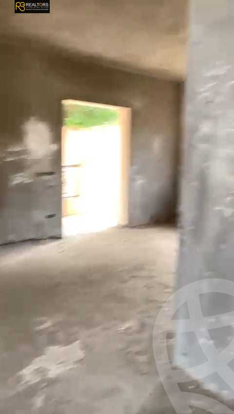 https://aqarmap.com.eg/ar/listing/4051474-for-sale-cairo-el-sheikh-zayed-city-compounds-in-sheikh-zayed-royal-city