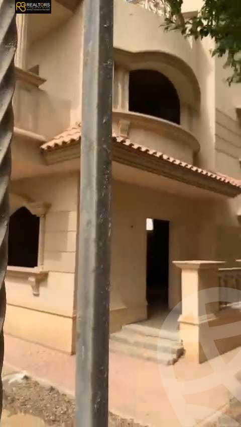 https://aqarmap.com.eg/ar/listing/4051474-for-sale-cairo-el-sheikh-zayed-city-compounds-in-sheikh-zayed-royal-city