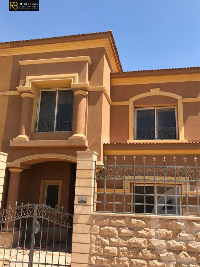https://aqarmap.com.eg/en/listing/4069125-for-sale-cairo-el-sheikh-zayed-city-compounds-in-sheikh-zayed-royal-meadows