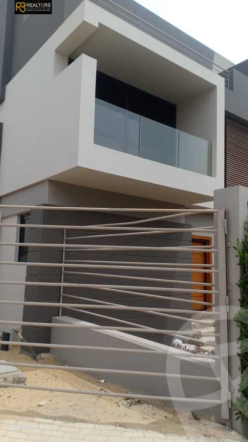 https://aqarmap.com.eg/en/listing/4070016-for-sale-cairo-el-sheikh-zayed-city-compounds-in-sheikh-zayed-el-patio-zahraa