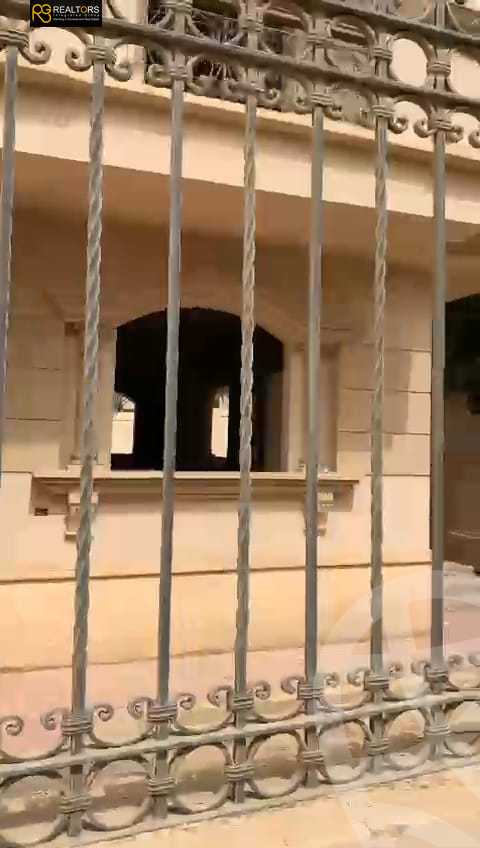 https://aqarmap.com.eg/ar/listing/4072427-for-sale-cairo-el-sheikh-zayed-city-compounds-in-sheikh-zayed-royal-city