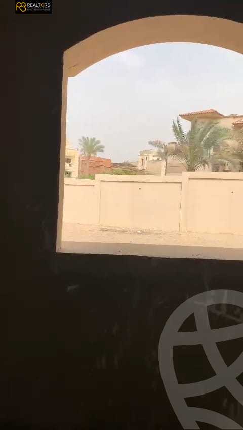 https://aqarmap.com.eg/ar/listing/4072427-for-sale-cairo-el-sheikh-zayed-city-compounds-in-sheikh-zayed-royal-city