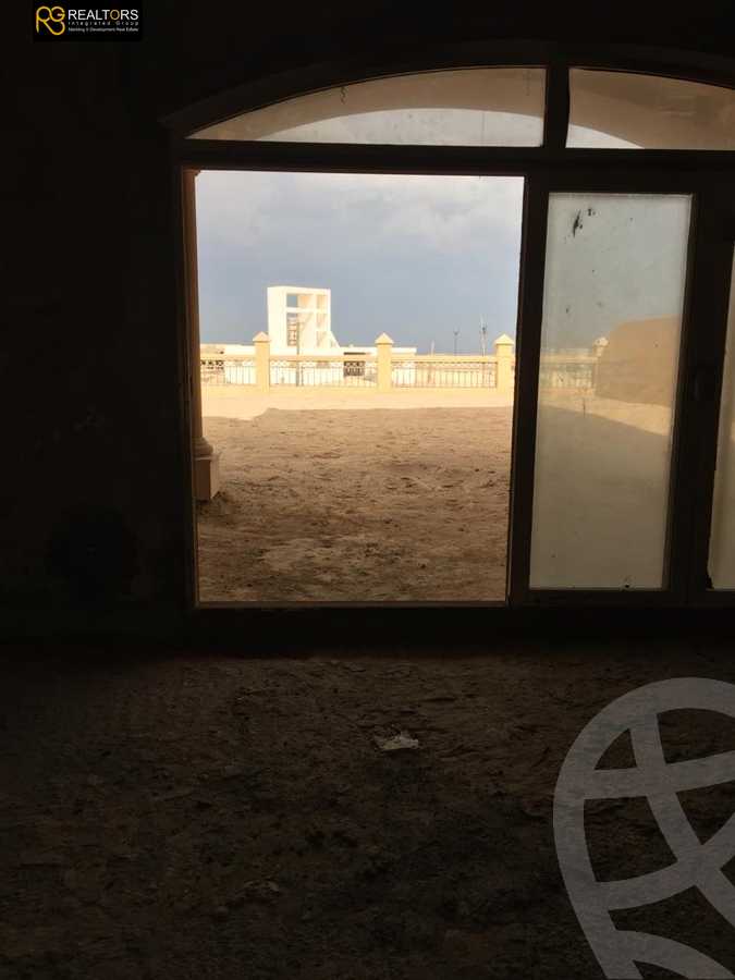 https://aqarmap.com.eg/en/listing/4072508-for-sale-cairo-el-sheikh-zayed-city-compounds-in-sheikh-zayed-royal-meadows