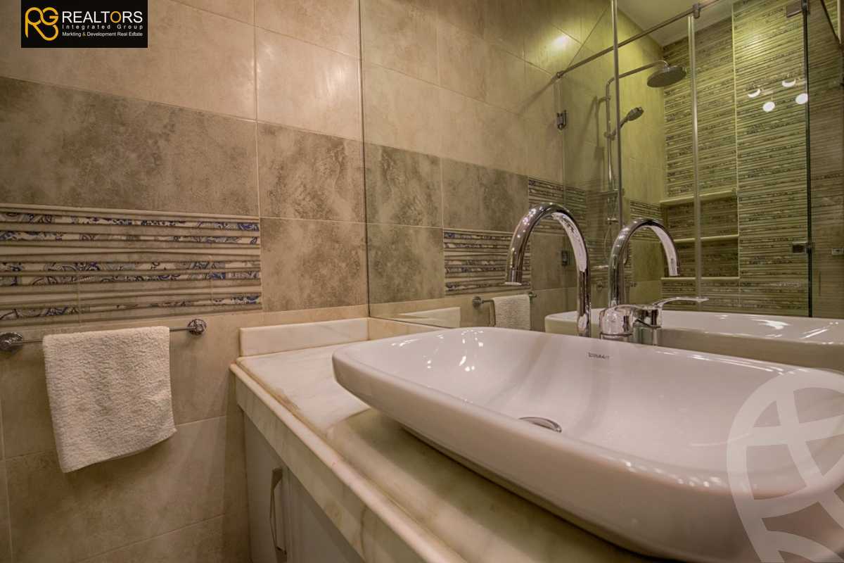 https://aqarmap.com.eg/en/listing/4073983-for-sale-cairo-el-sheikh-zayed-city-compounds-kmbwnd-ljry-swdyk