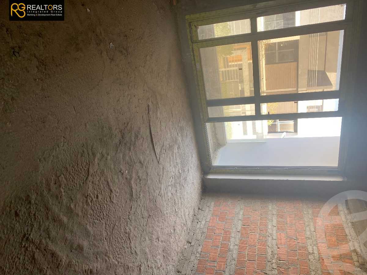 https://aqarmap.com.eg/en/listing/4074415-for-sale-cairo-el-sheikh-zayed-city-compounds-in-sheikh-zayed-el-patio-zahraa