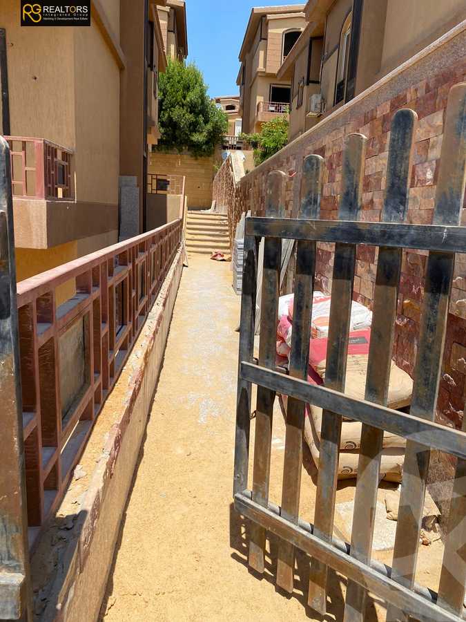 https://aqarmap.com.eg/ar/listing/4074513-for-sale-cairo-el-sheikh-zayed-city-compounds-in-sheikh-zayed-pyramids-walk