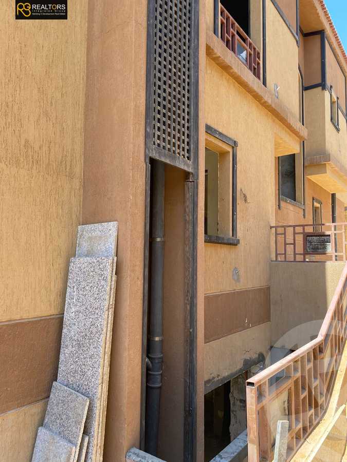 https://aqarmap.com.eg/ar/listing/4074513-for-sale-cairo-el-sheikh-zayed-city-compounds-in-sheikh-zayed-pyramids-walk