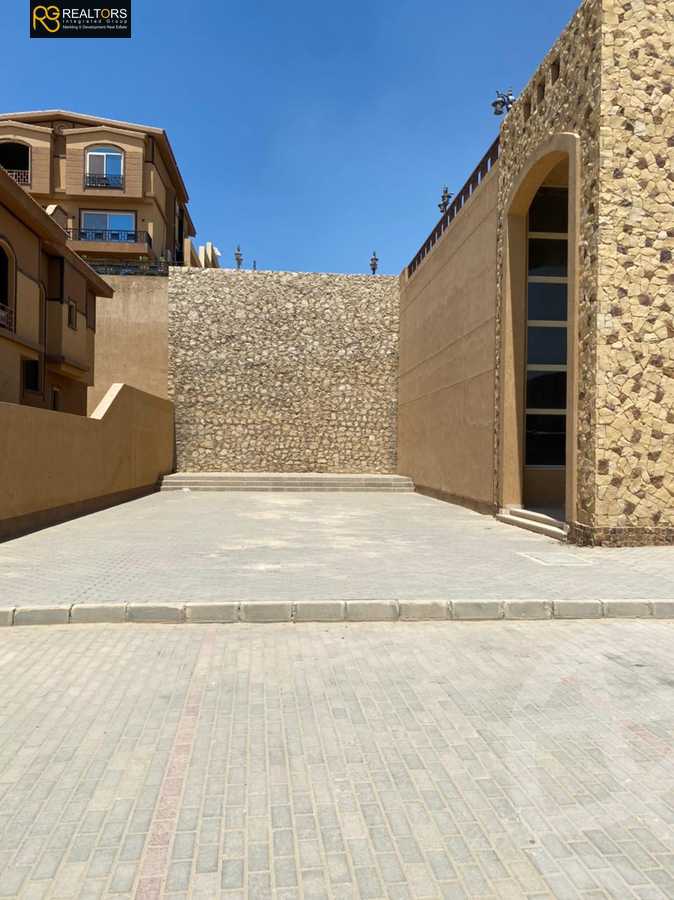 https://aqarmap.com.eg/ar/listing/4074513-for-sale-cairo-el-sheikh-zayed-city-compounds-in-sheikh-zayed-pyramids-walk