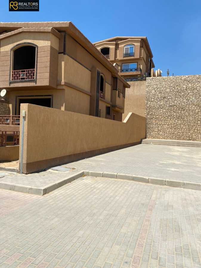 https://aqarmap.com.eg/ar/listing/4074513-for-sale-cairo-el-sheikh-zayed-city-compounds-in-sheikh-zayed-pyramids-walk