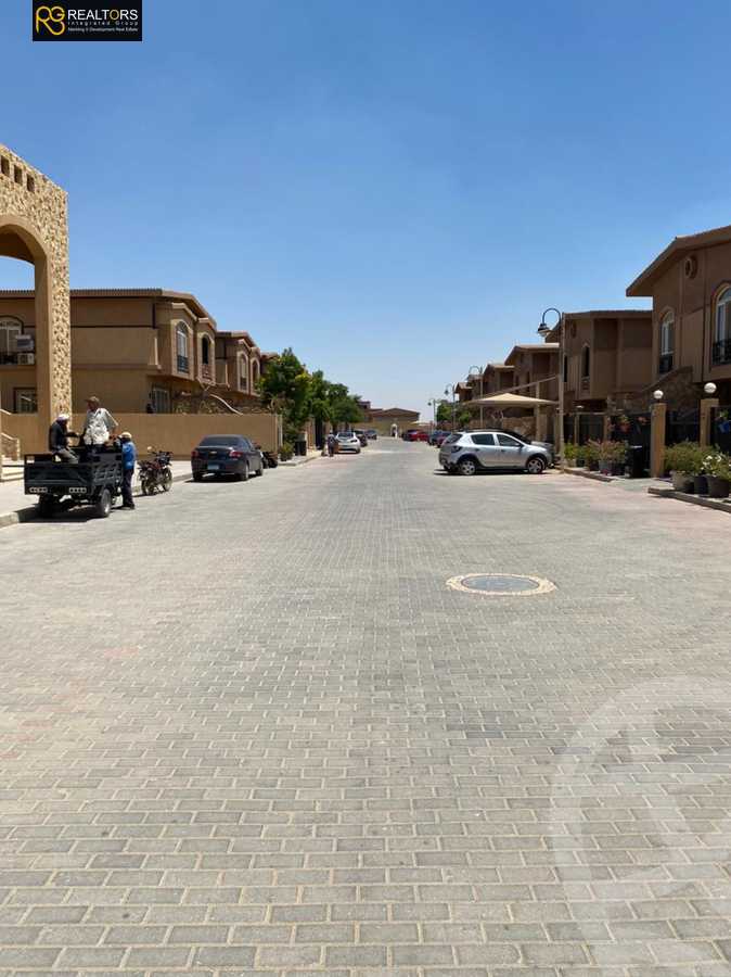 https://aqarmap.com.eg/ar/listing/4074513-for-sale-cairo-el-sheikh-zayed-city-compounds-in-sheikh-zayed-pyramids-walk