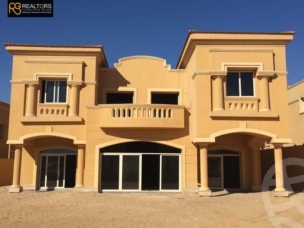 https://aqarmap.com.eg/en/listing/4075047-for-sale-cairo-el-sheikh-zayed-city-compounds-in-sheikh-zayed-royal-meadows