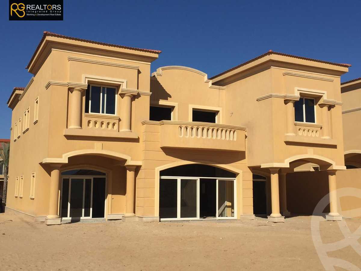 https://aqarmap.com.eg/en/listing/4075047-for-sale-cairo-el-sheikh-zayed-city-compounds-in-sheikh-zayed-royal-meadows