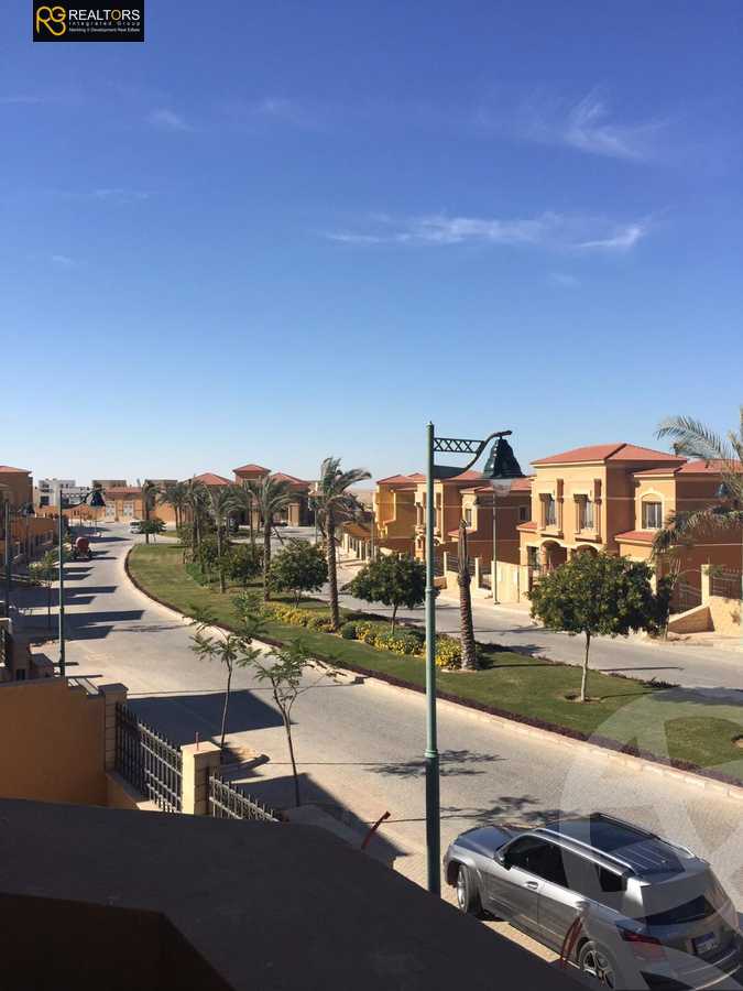 https://aqarmap.com.eg/en/listing/4075047-for-sale-cairo-el-sheikh-zayed-city-compounds-in-sheikh-zayed-royal-meadows