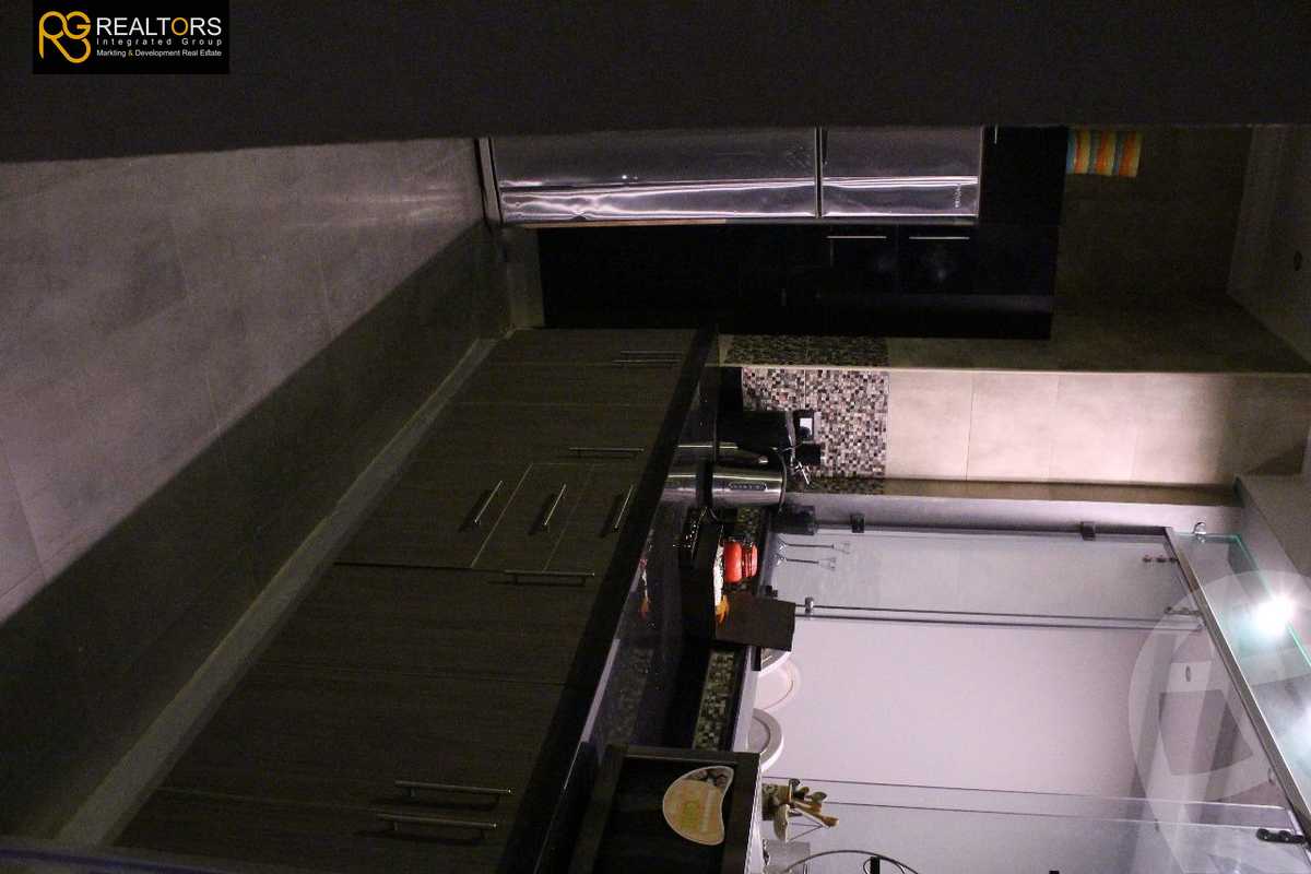 https://aqarmap.com.eg/en/listing/4082974-for-rent-cairo-el-sheikh-zayed-city-compounds-in-sheikh-zayed-royal-meadows