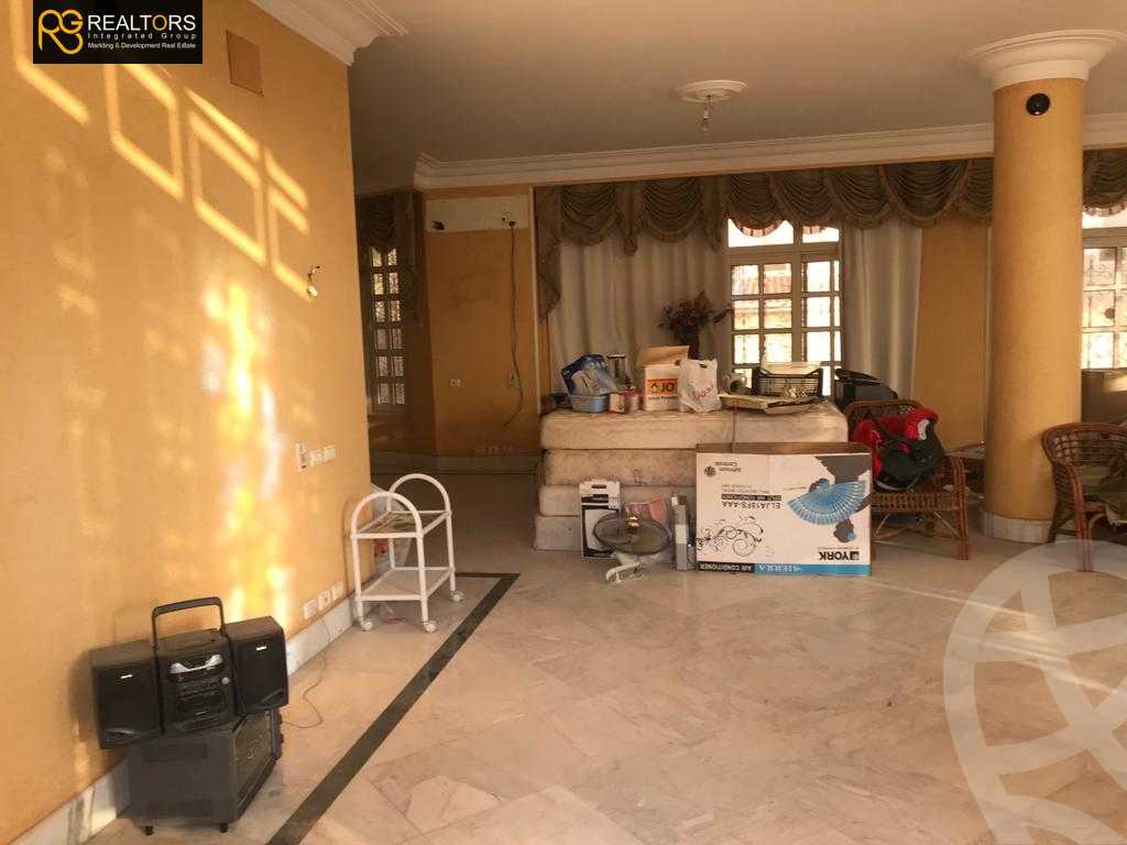 https://aqarmap.com.eg/ar/listing/4083065-for-sale-cairo-6th-of-october-compound-royal-hills