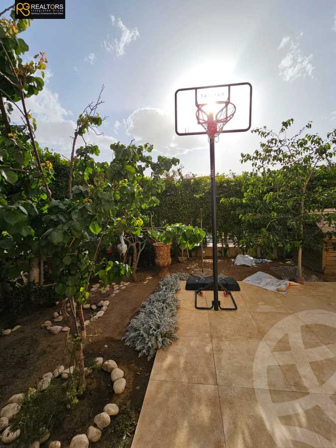https://aqarmap.com.eg/ar/listing/4083131-for-sale-cairo-el-sheikh-zayed-city-compounds-in-sheikh-zayed-beverly-hills
