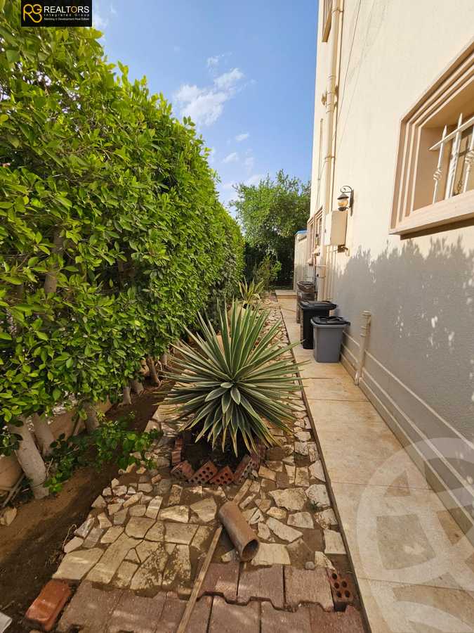 https://aqarmap.com.eg/ar/listing/4083131-for-sale-cairo-el-sheikh-zayed-city-compounds-in-sheikh-zayed-beverly-hills