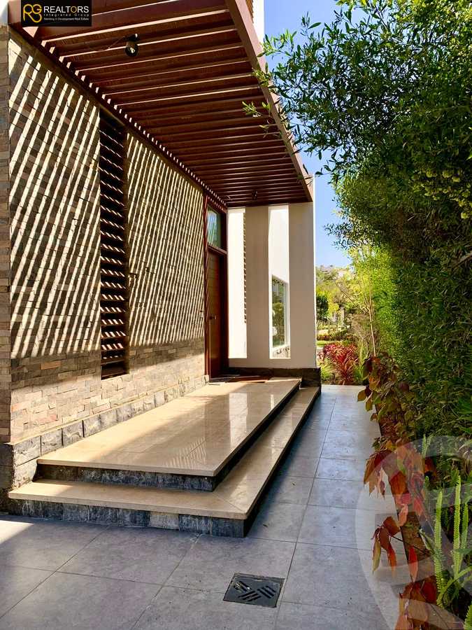 https://aqarmap.com.eg/en/listing/4083161-for-sale-cairo-el-sheikh-zayed-city-compounds-kmbwnd-wyst-twn-swdyk