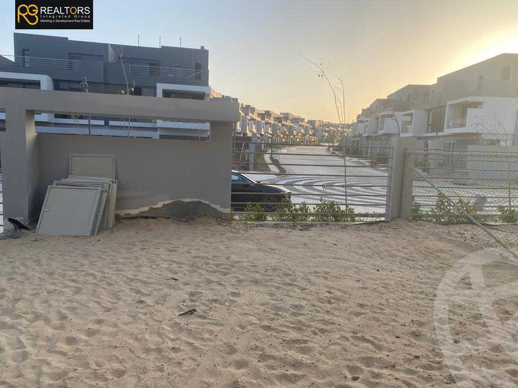 https://aqarmap.com.eg/en/listing/4083624-for-sale-cairo-el-sheikh-zayed-city-compounds-in-sheikh-zayed-el-patio-zahraa