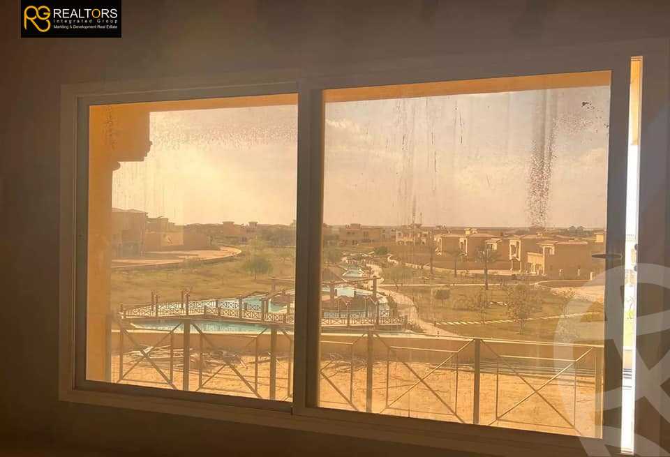 https://aqarmap.com.eg/en/listing/4084054-for-sale-cairo-el-sheikh-zayed-city-compounds-in-sheikh-zayed-royal-meadows
