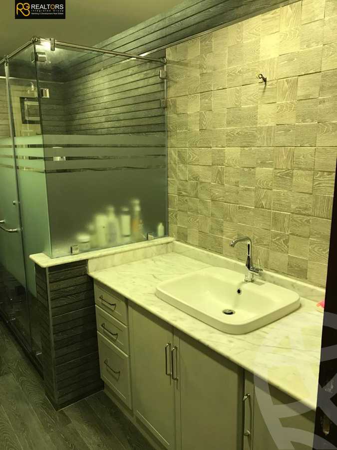 https://aqarmap.com.eg/en/listing/4085394-for-sale-cairo-el-sheikh-zayed-city-compounds-in-sheikh-zayed-pyramids-walk