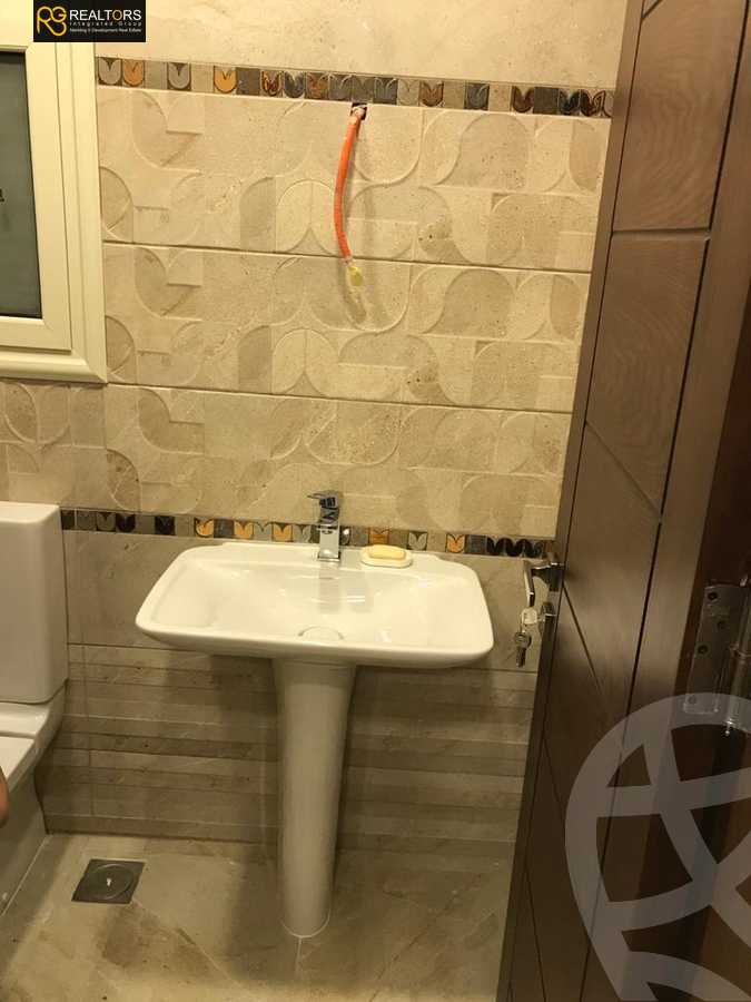 https://aqarmap.com.eg/en/listing/4085394-for-sale-cairo-el-sheikh-zayed-city-compounds-in-sheikh-zayed-pyramids-walk