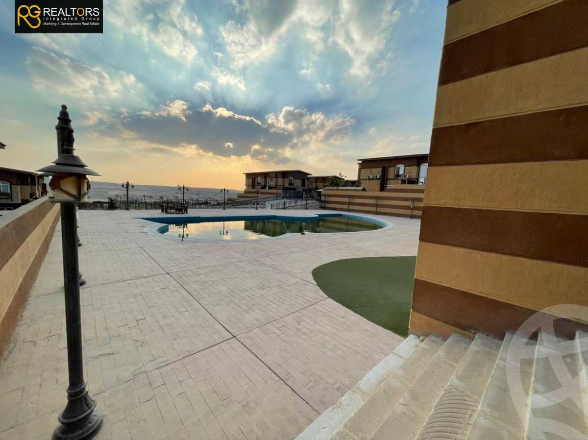 https://aqarmap.com.eg/en/listing/4085394-for-sale-cairo-el-sheikh-zayed-city-compounds-in-sheikh-zayed-pyramids-walk