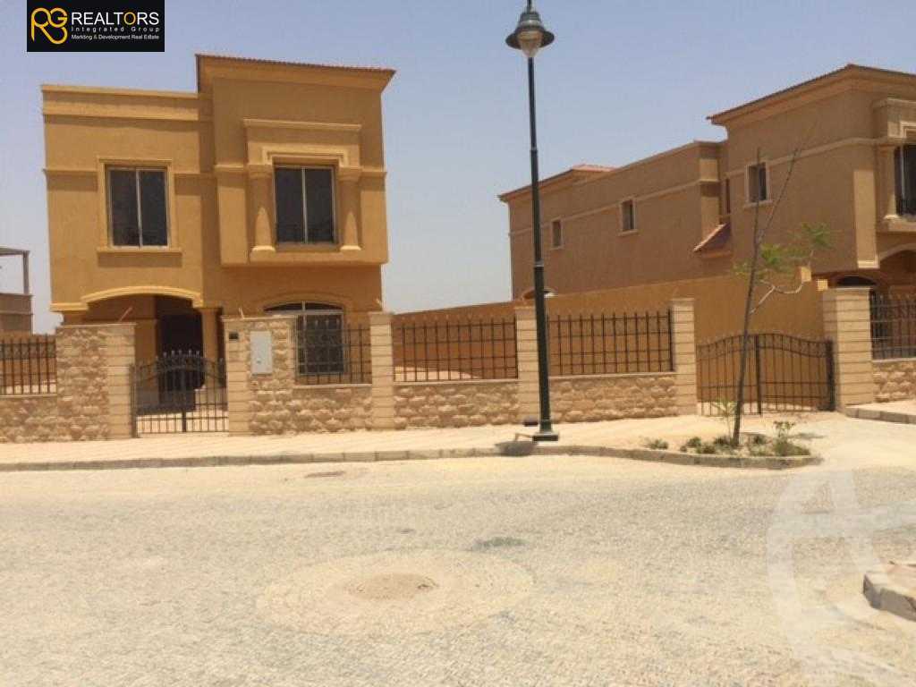 https://aqarmap.com.eg/en/listing/4085523-for-sale-cairo-el-sheikh-zayed-city-compounds-in-sheikh-zayed-royal-meadows