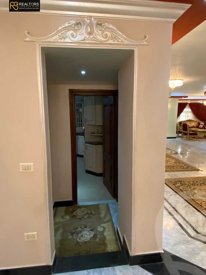 https://aqarmap.com.eg/ar/listing/4085569-for-sale-cairo-el-sheikh-zayed-city-compounds-in-sheikh-zayed-beverly-hills