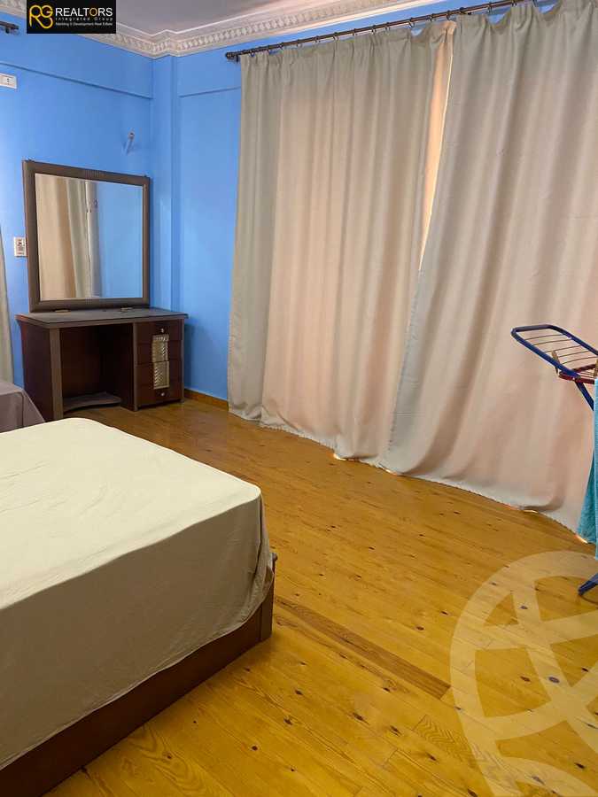https://aqarmap.com.eg/ar/listing/4085569-for-sale-cairo-el-sheikh-zayed-city-compounds-in-sheikh-zayed-beverly-hills