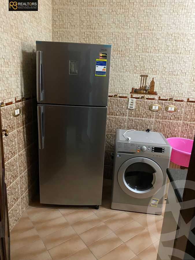 https://aqarmap.com.eg/ar/listing/4085569-for-sale-cairo-el-sheikh-zayed-city-compounds-in-sheikh-zayed-beverly-hills