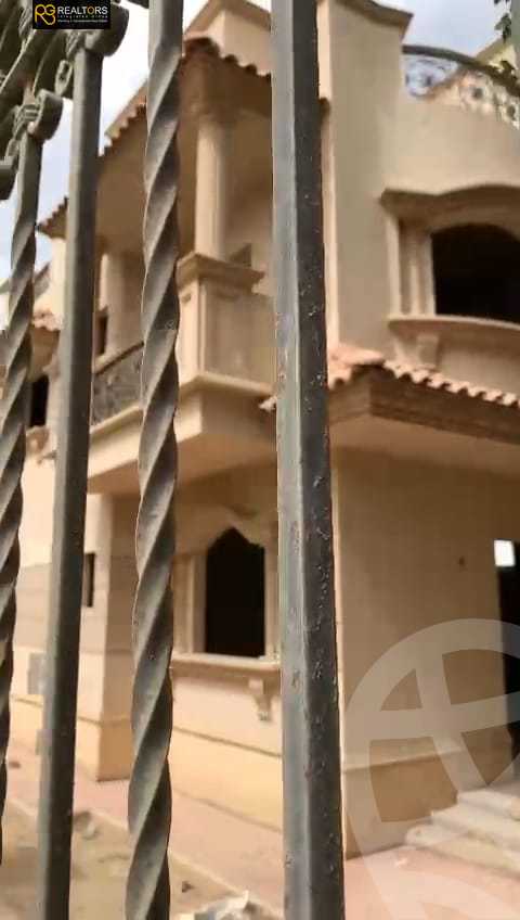 https://aqarmap.com.eg/ar/listing/4086010-for-sale-cairo-el-sheikh-zayed-city-compounds-in-sheikh-zayed-royal-city