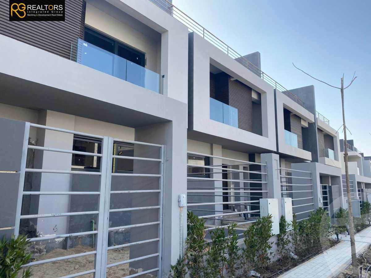 https://aqarmap.com.eg/en/listing/4096705-for-sale-cairo-el-sheikh-zayed-city-compounds-in-sheikh-zayed-el-patio-zahraa