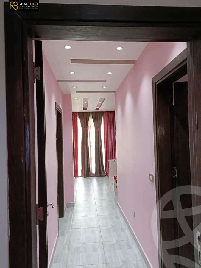 https://aqarmap.com.eg/en/listing/4098001-for-sale-cairo-6th-of-october-compounds-cleopatra-square