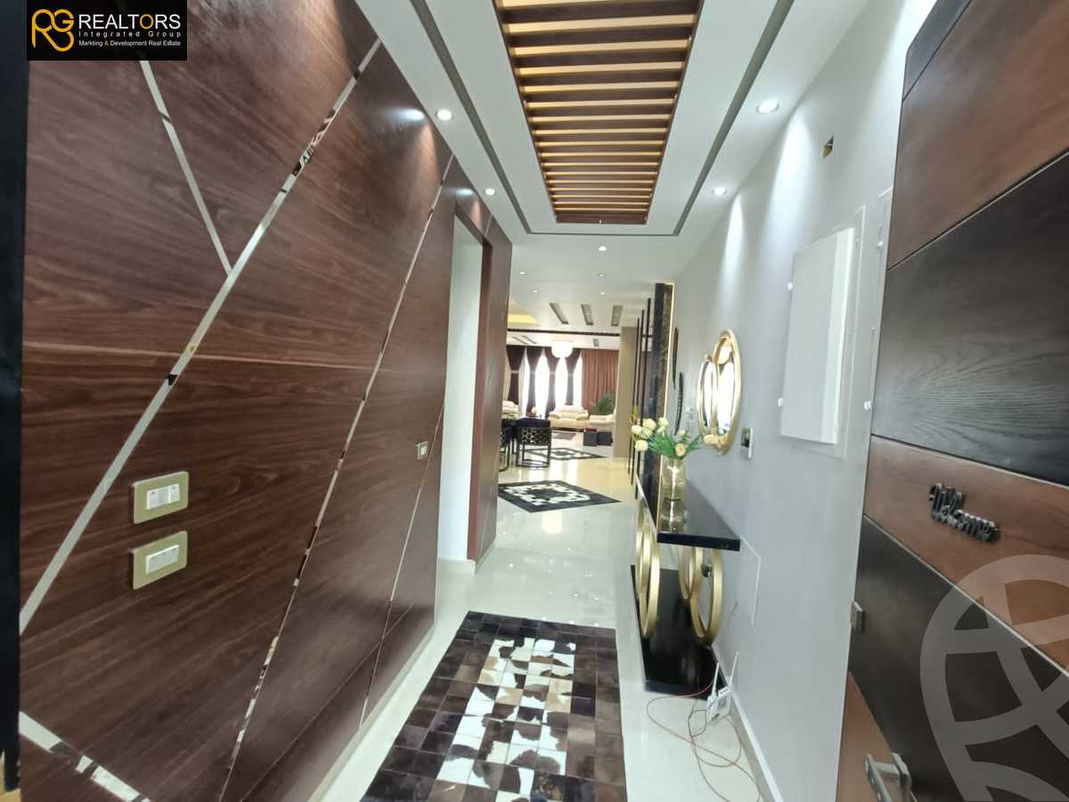 https://aqarmap.com.eg/en/listing/4098001-for-sale-cairo-6th-of-october-compounds-cleopatra-square