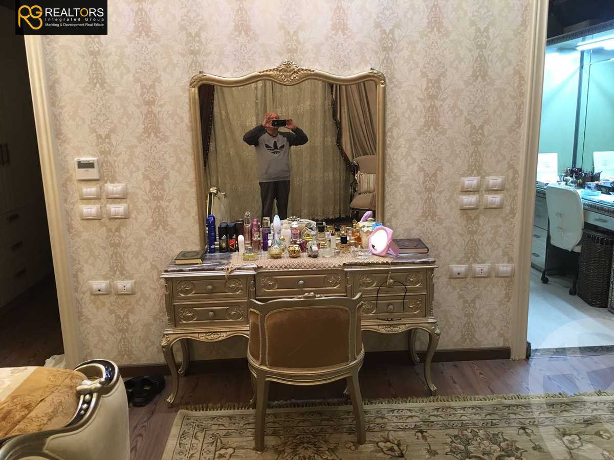 https://aqarmap.com.eg/en/listing/4102017-for-sale-cairo-el-sheikh-zayed-city-compounds-in-sheikh-zayed-picnic-park