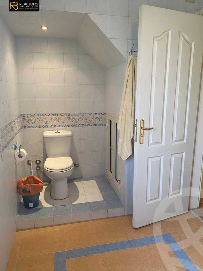 https://aqarmap.com.eg/en/listing/4106789-for-sale-cairo-6th-of-october-compound-royal-hills