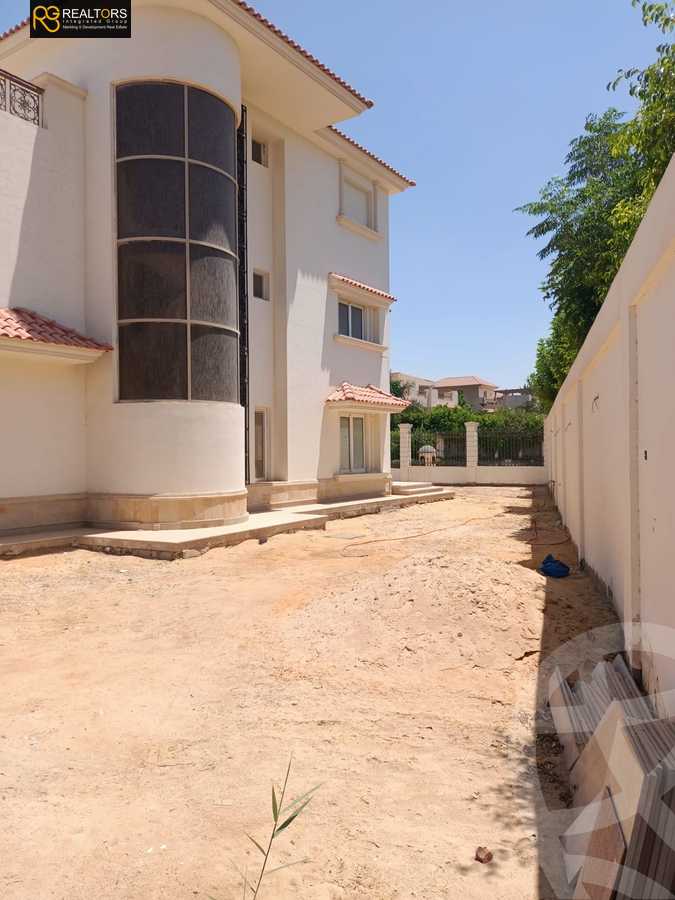 https://aqarmap.com.eg/ar/listing/4108226-for-sale-cairo-el-sheikh-zayed-city-compounds-in-sheikh-zayed-royal-city